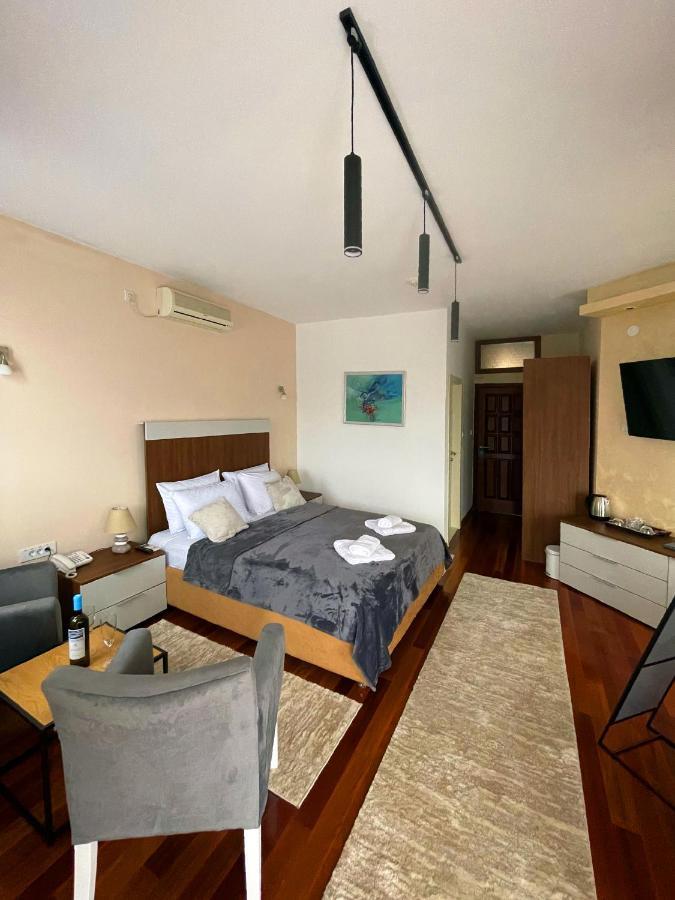 Freya Spa Apartments Ni Exterior foto